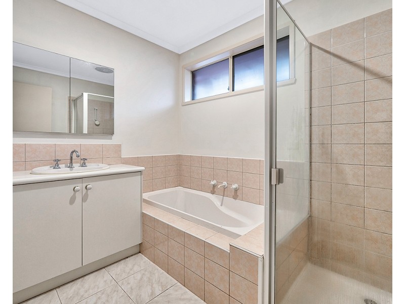 31 Rachel Drive, Cranbourne North VIC 3977