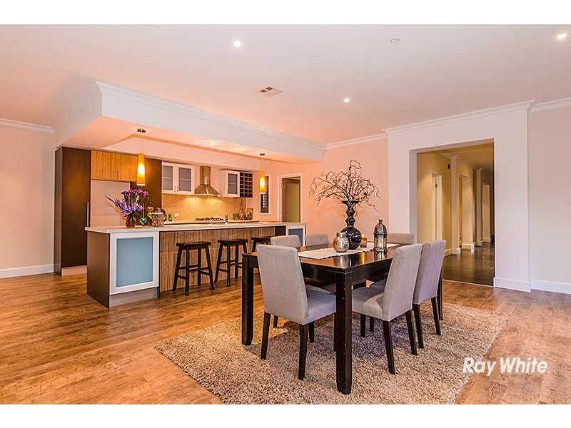 6 Ascent Drive, Cranbourne North VIC 3977