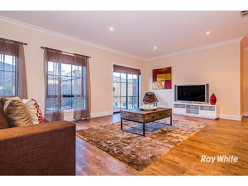 6 Ascent Drive, Cranbourne North VIC 3977