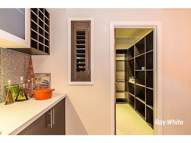 6 Ascent Drive, Cranbourne North VIC 3977