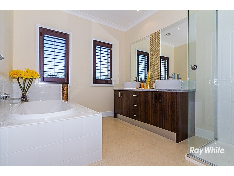 6 Ascent Drive, Cranbourne North VIC 3977