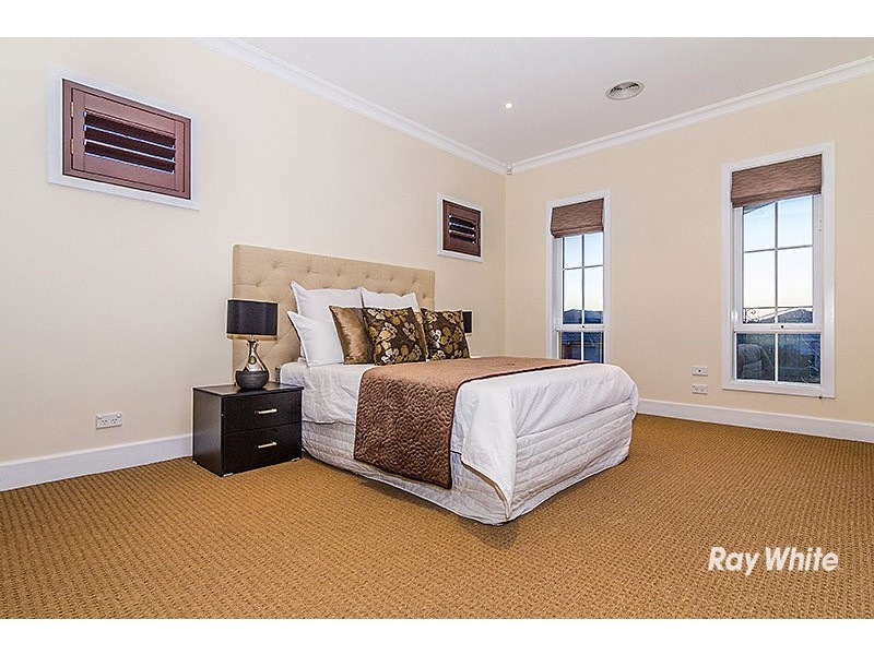 6 Ascent Drive, Cranbourne North VIC 3977