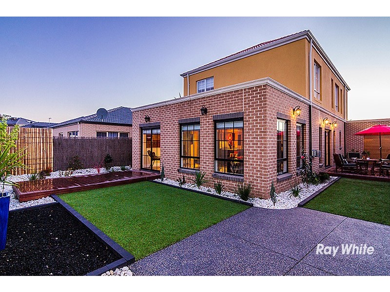 6 Ascent Drive, Cranbourne North VIC 3977