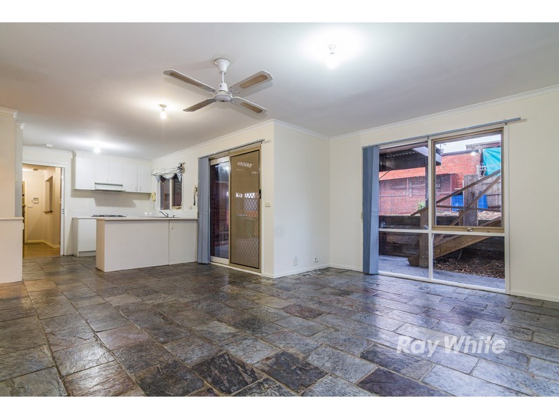 8 Pentland Drive, Narre Warren VIC 3805