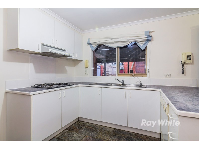 8 Pentland Drive, Narre Warren VIC 3805