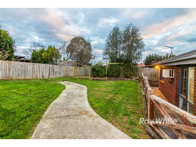 8 Pentland Drive, Narre Warren VIC 3805