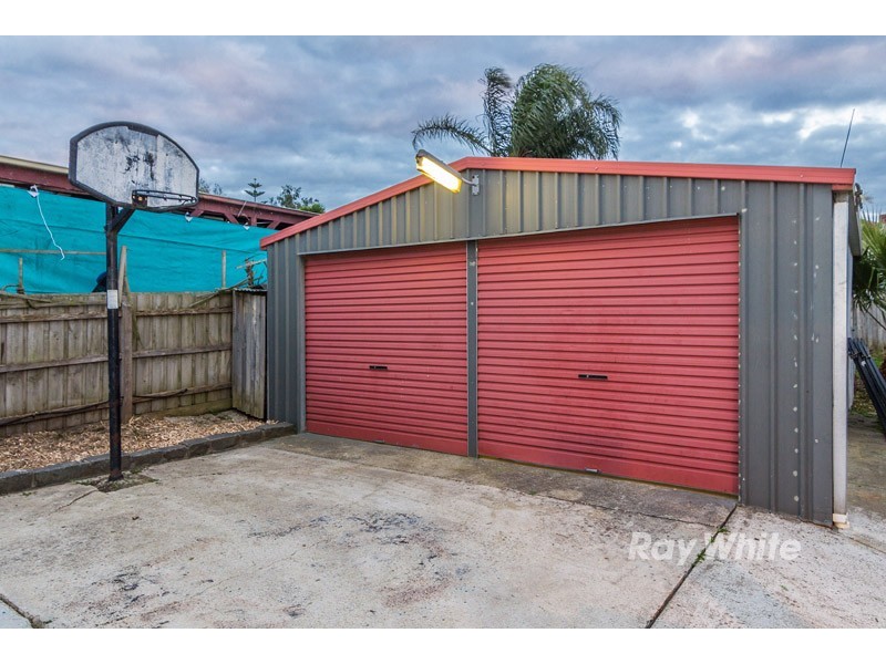 8 Pentland Drive, Narre Warren VIC 3805