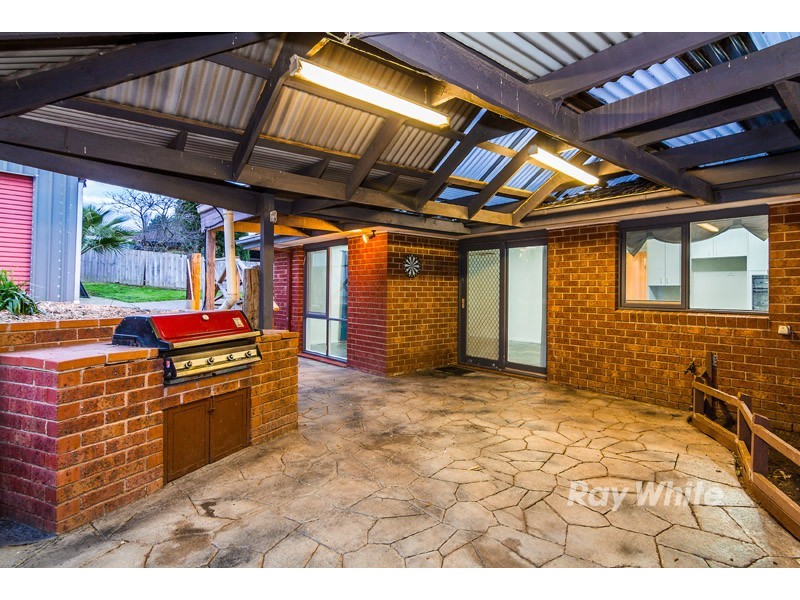 8 Pentland Drive, Narre Warren VIC 3805