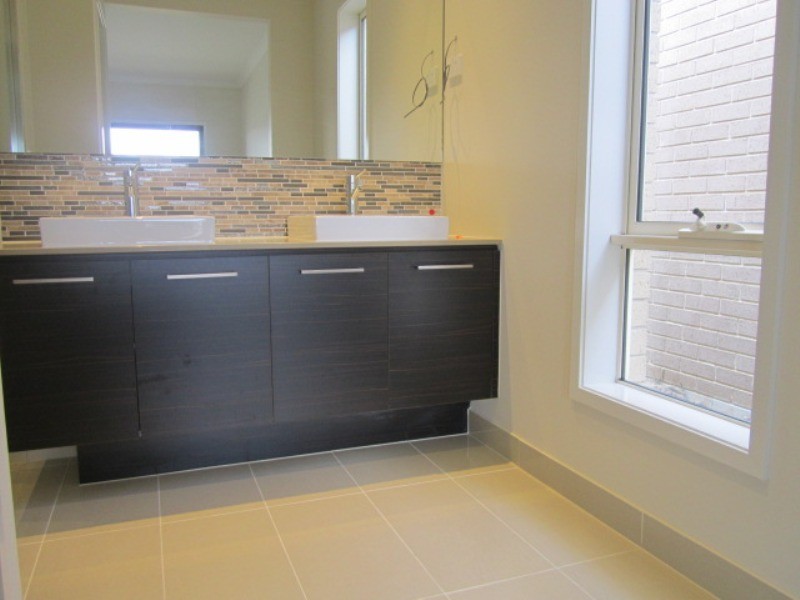 20 Westphalian Rise, Clyde North VIC 3978