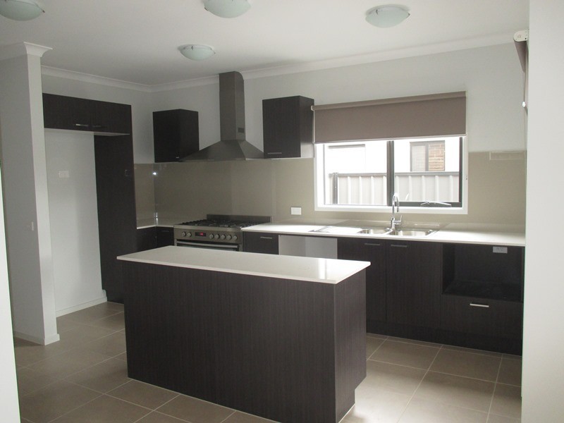 7 Camargue Circuit, Clyde North VIC 3978