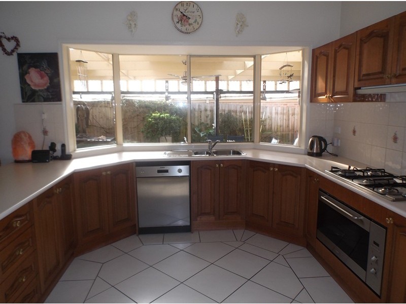 14 Dorchester Drive, Narre Warren South VIC 3805