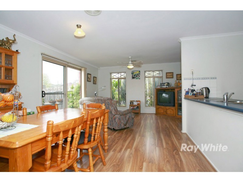 34 Bellbrae Crescent, Cranbourne West VIC 3977