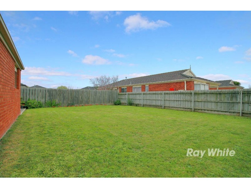 34 Bellbrae Crescent, Cranbourne West VIC 3977