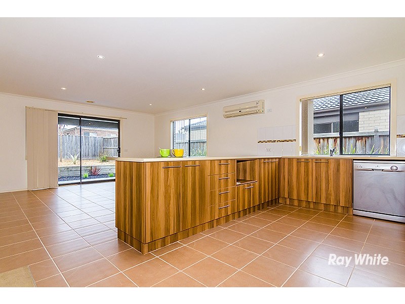 7 Snowdonia Road, Cranbourne North VIC 3977