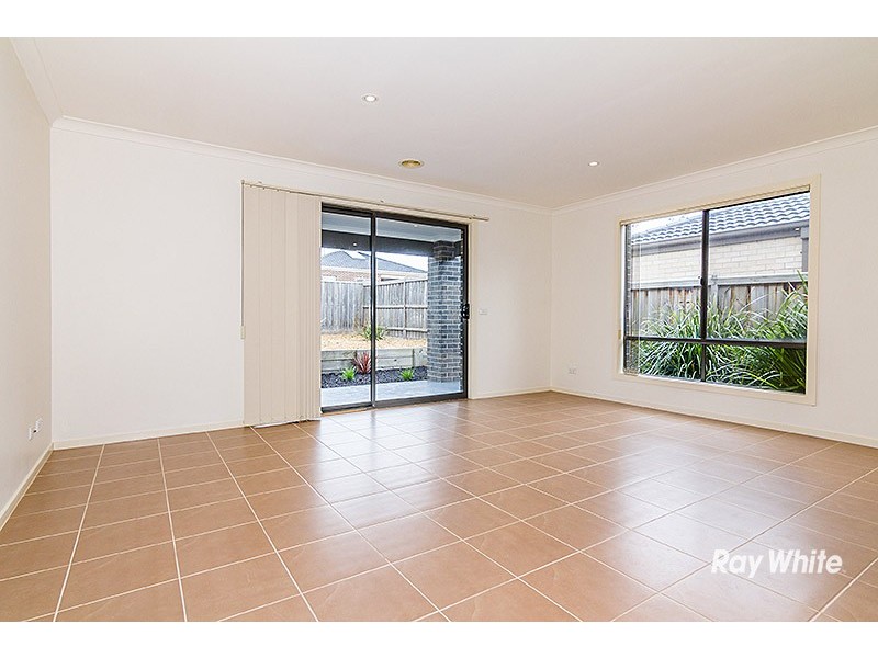 7 Snowdonia Road, Cranbourne North VIC 3977