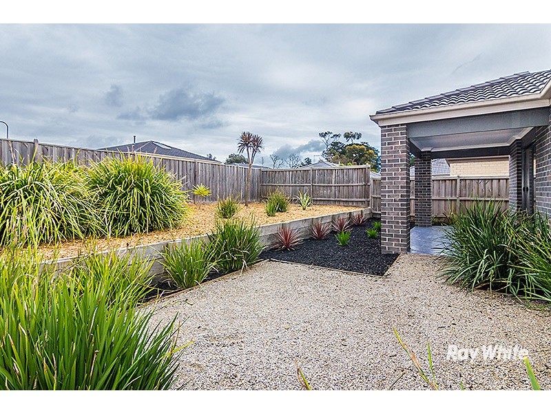 7 Snowdonia Road, Cranbourne North VIC 3977