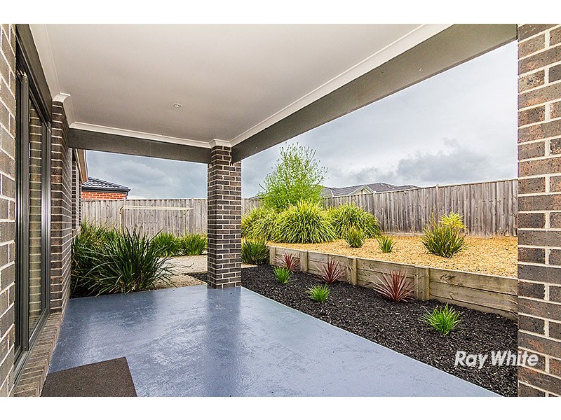 7 Snowdonia Road, Cranbourne North VIC 3977