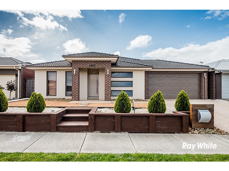 100 Brookwater Parade, Lyndhurst VIC 3975