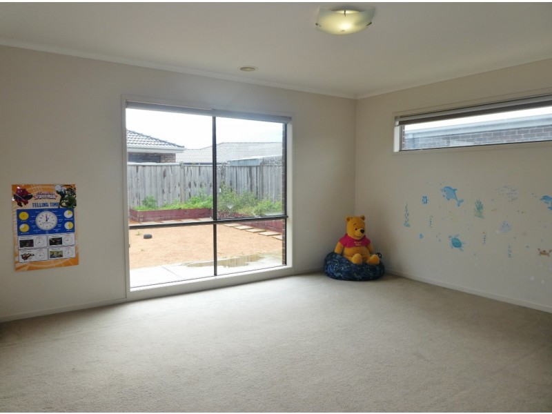 100 Brookwater Parade, Lyndhurst VIC 3975