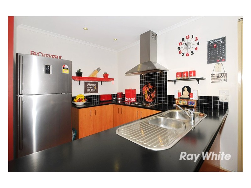 35 Central Parkway, Cranbourne West VIC 3977