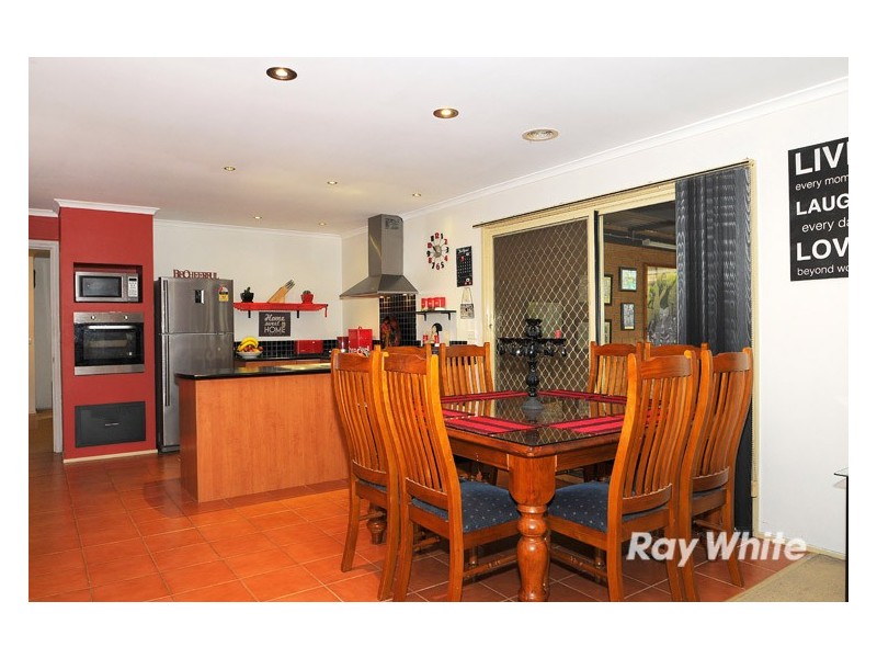35 Central Parkway, Cranbourne West VIC 3977