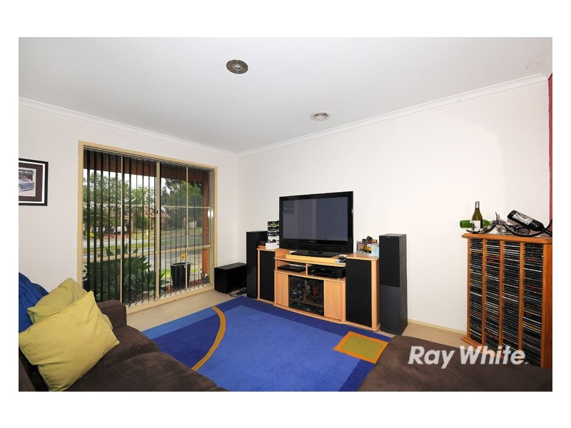 35 Central Parkway, Cranbourne West VIC 3977