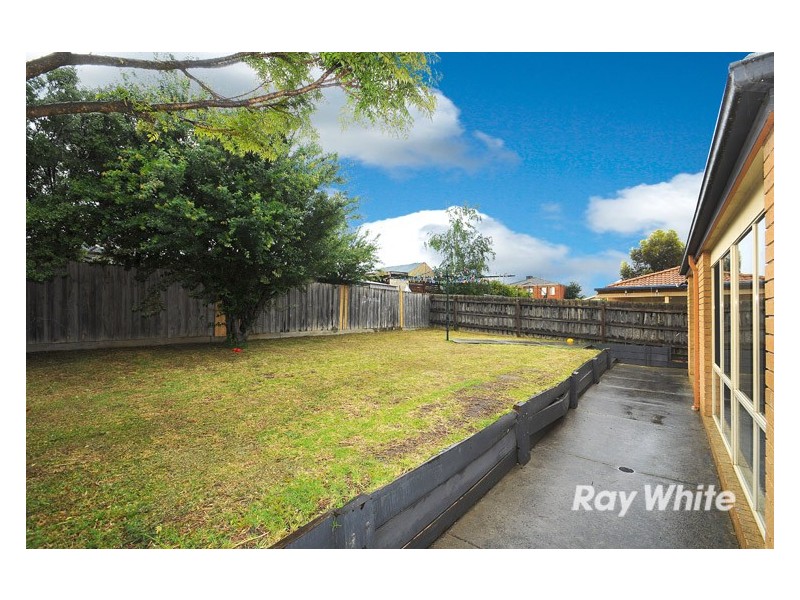 35 Central Parkway, Cranbourne West VIC 3977