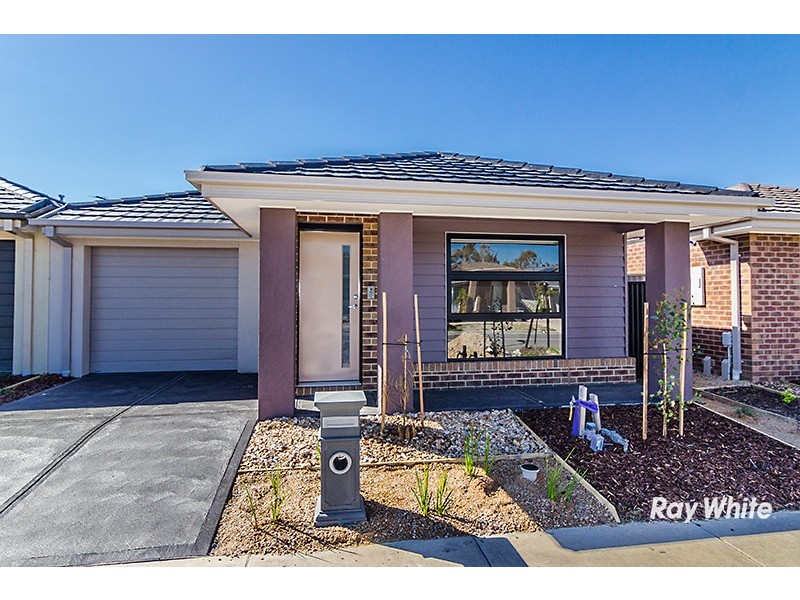 15 Hestia Avenue, Cranbourne West VIC 3977