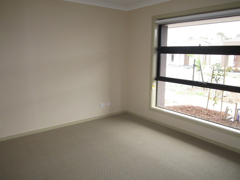 15 Hestia Avenue, Cranbourne West VIC 3977