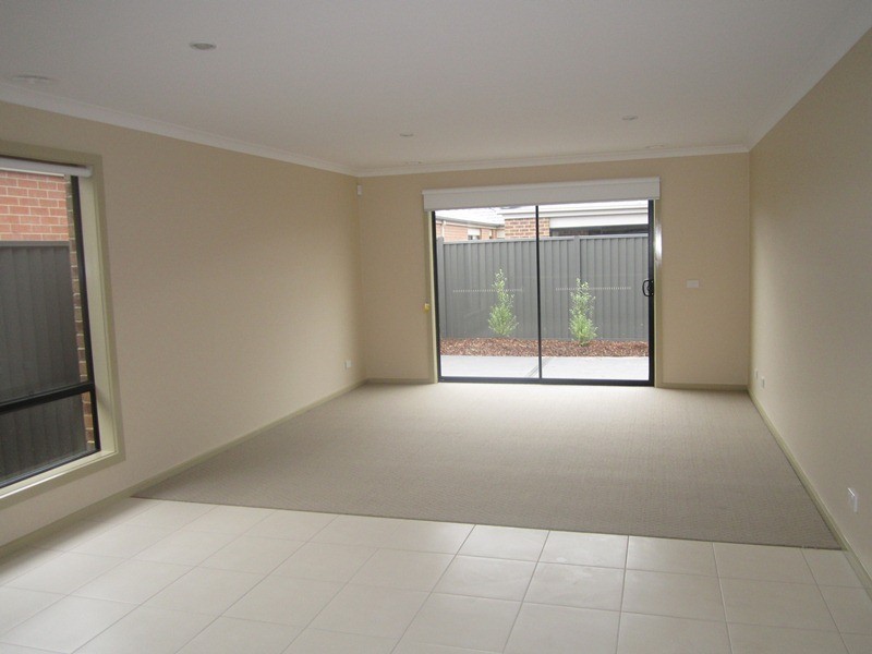 15 Hestia Avenue, Cranbourne West VIC 3977