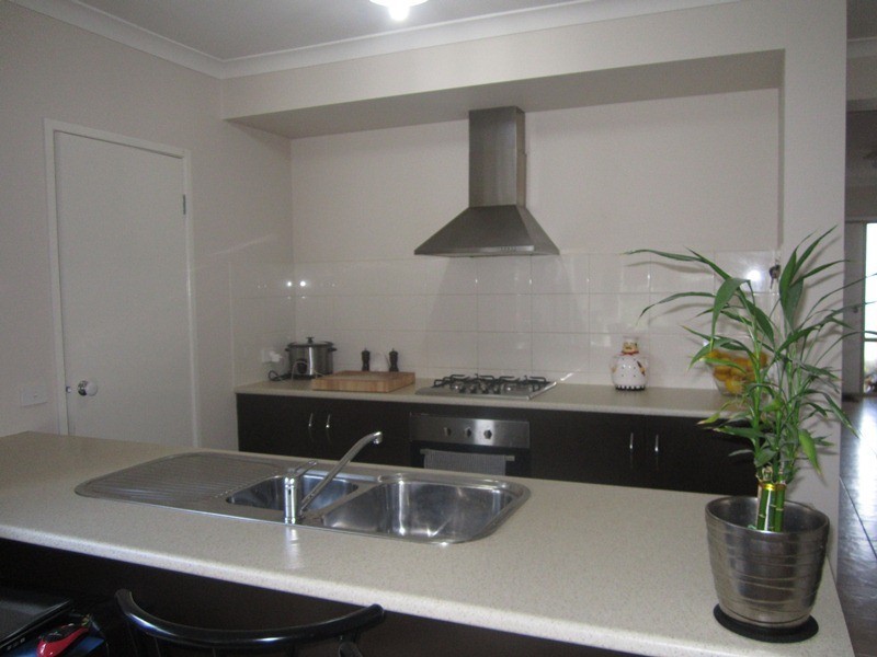 39 Kindred Avenue, Cranbourne North VIC 3977