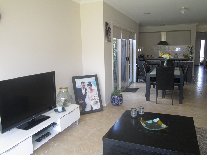 39 Kindred Avenue, Cranbourne North VIC 3977