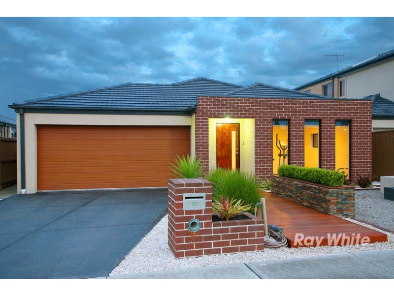 12 Hugden Road, Lyndhurst VIC 3975