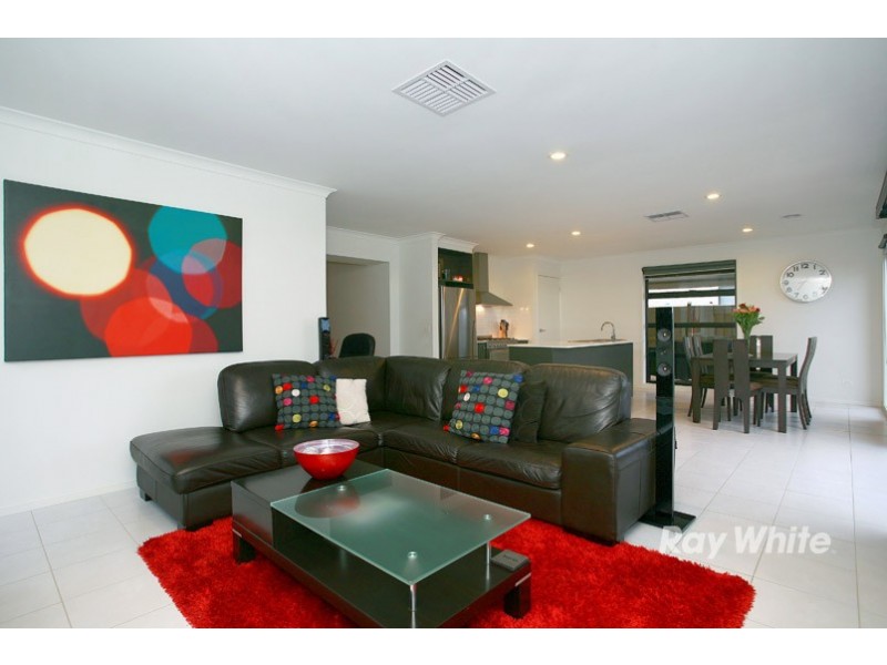 12 Hugden Road, Lyndhurst VIC 3975