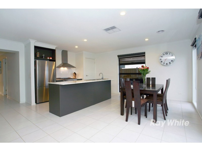 12 Hugden Road, Lyndhurst VIC 3975