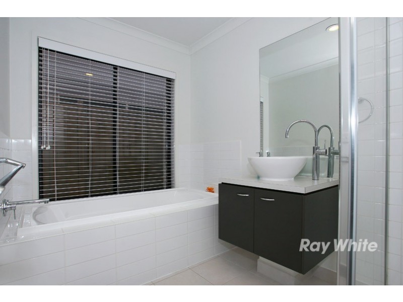 12 Hugden Road, Lyndhurst VIC 3975