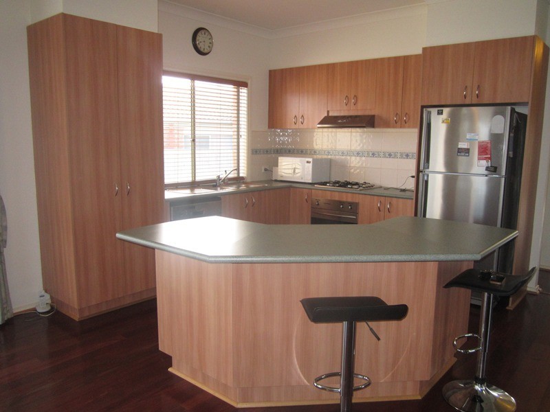 6 Michaelia Close, Cranbourne West VIC 3977