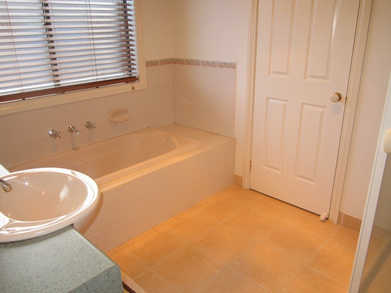 6 Michaelia Close, Cranbourne West VIC 3977