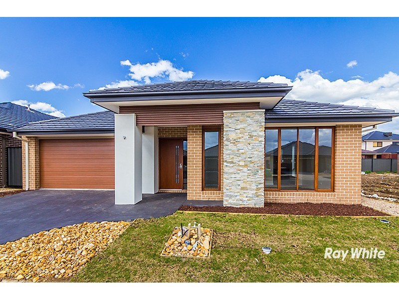 12 Westphalian Rise, Clyde North VIC 3978