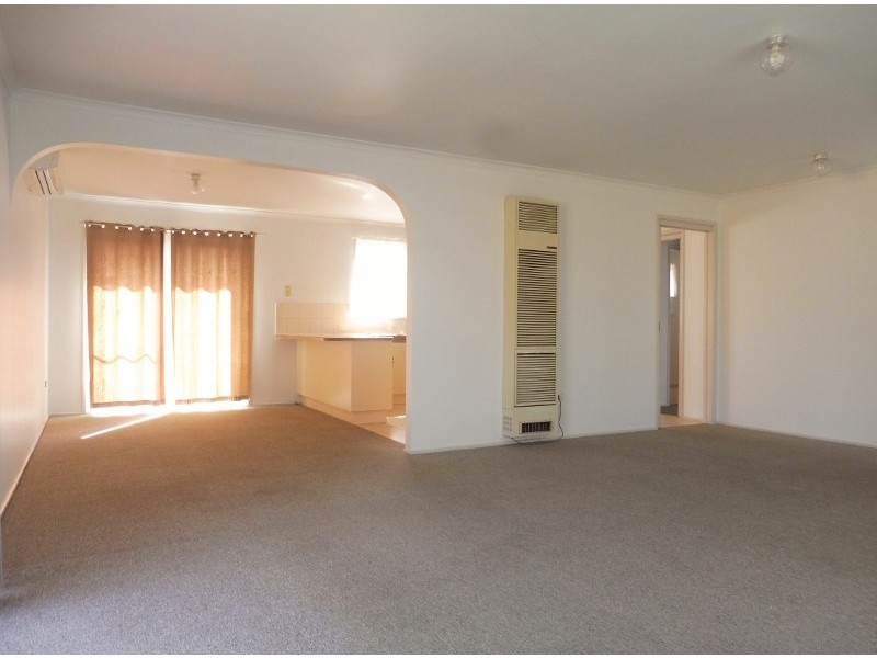 7/4 Blueberry Close, Cranbourne North VIC 3977