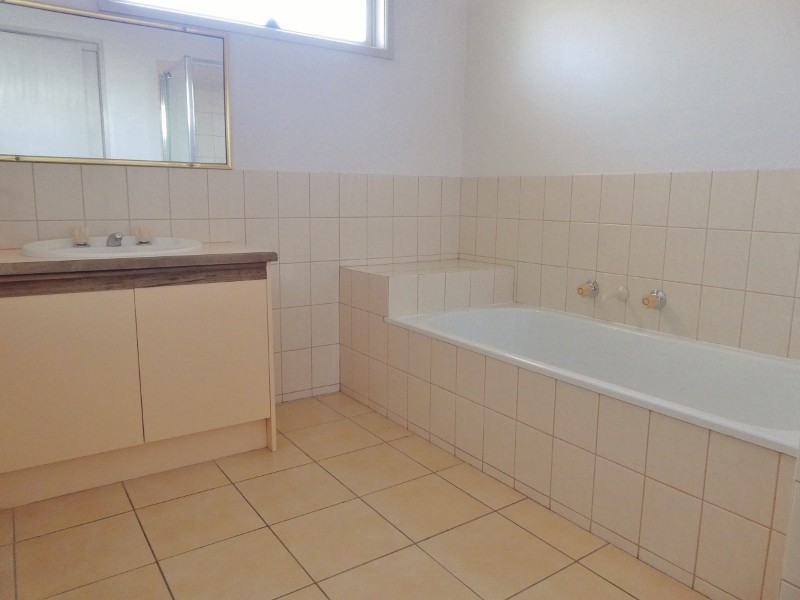 7/4 Blueberry Close, Cranbourne North VIC 3977