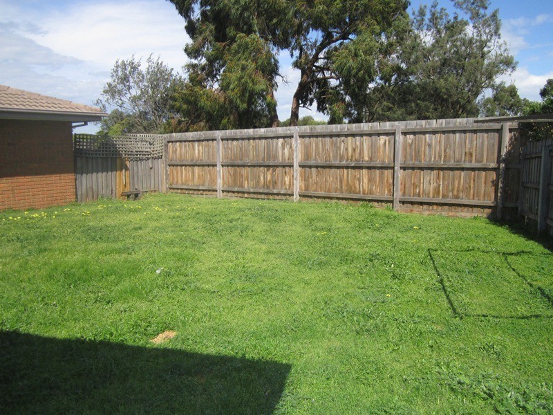 7/4 Blueberry Close, Cranbourne North VIC 3977