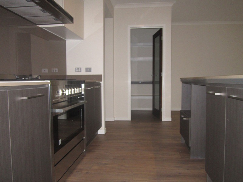 18 Westphalian Rise, Clyde North VIC 3978