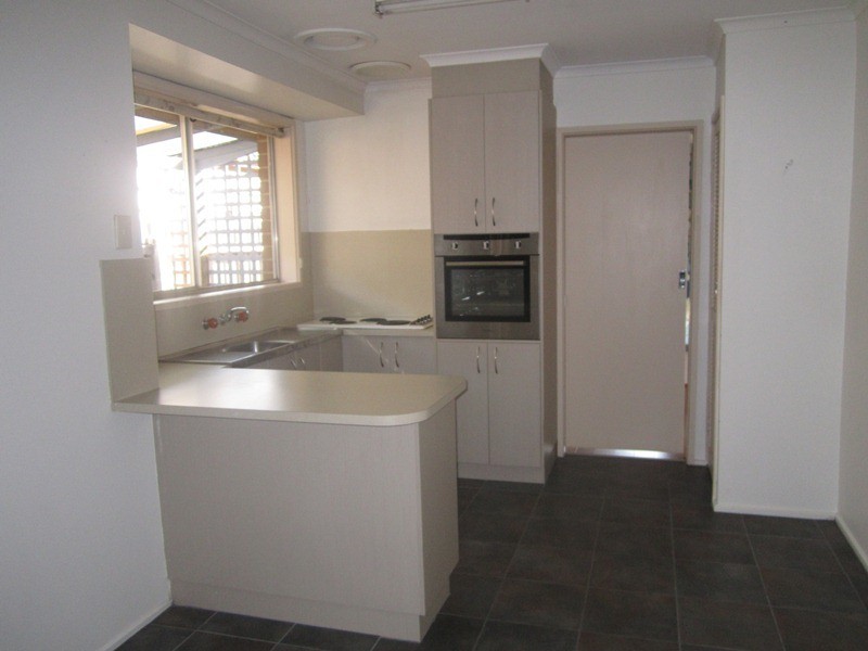 42 Lurline Street, Cranbourne VIC 3977