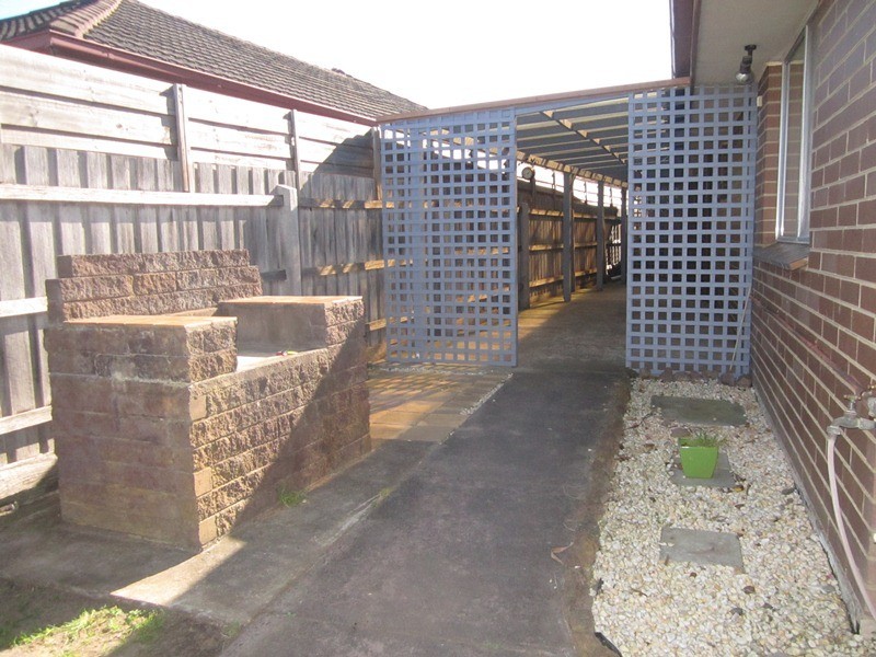 42 Lurline Street, Cranbourne VIC 3977