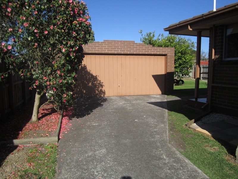 42 Lurline Street, Cranbourne VIC 3977