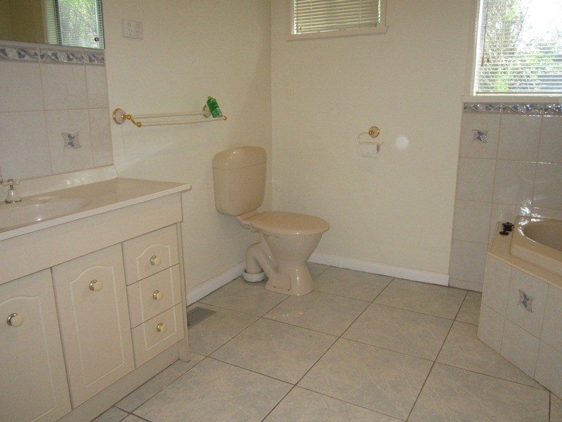 9 Damian Court, Cranbourne VIC 3977