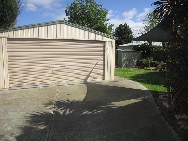 9 Damian Court, Cranbourne VIC 3977