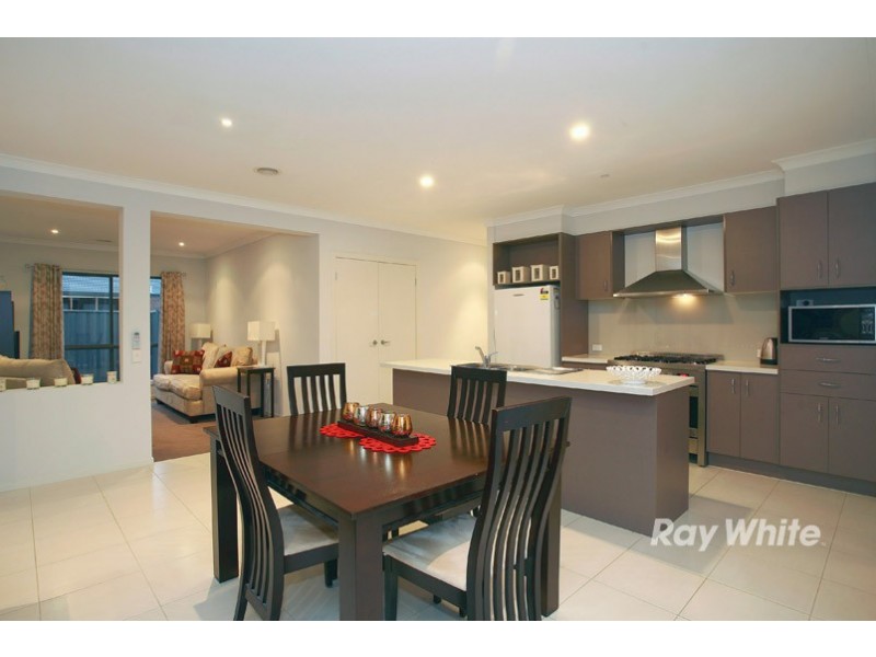 35 Sabel Drive, Cranbourne North VIC 3977