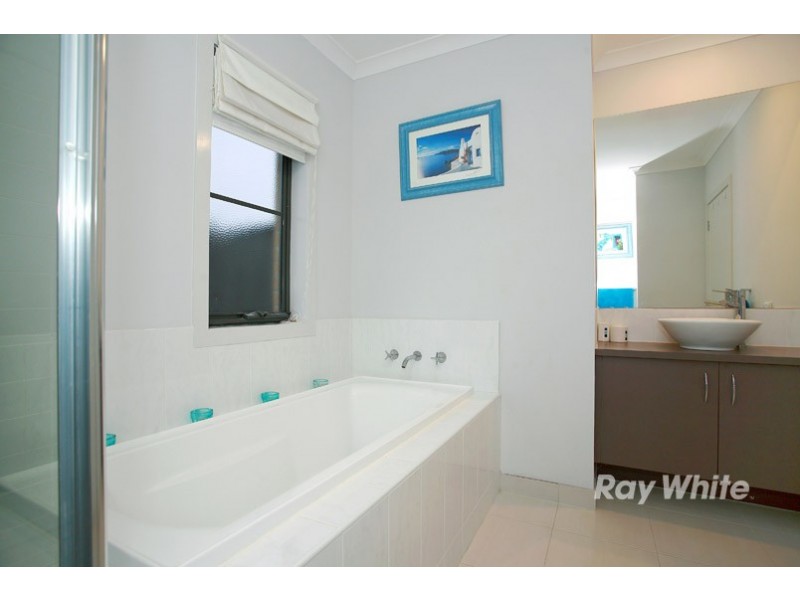 35 Sabel Drive, Cranbourne North VIC 3977